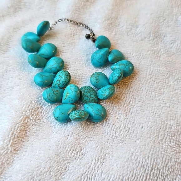 Turquoise adjustable bracelet with Clasp Closure Silver Chain. EUC - Picture 1 of 8